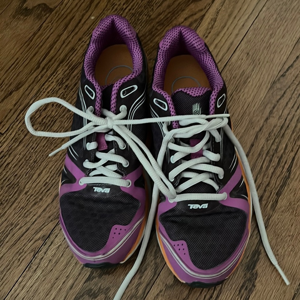 Teva Womens Trail Running Shoes Sneakers Sz 5.5